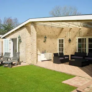 spaanse-bungalow-met-ruime-tuin-nabij-amsterdam.zandvoort-hotels.com/